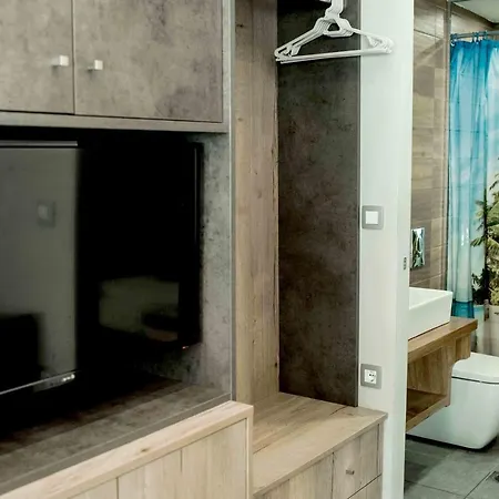 Makis In The Lejlighed