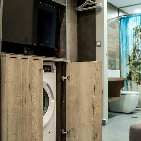 Makis In The Lejlighed